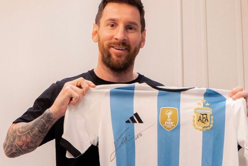 Rifa solidaria de camisetas firmadas por Messi para el tratamiento oncológico de Nico
